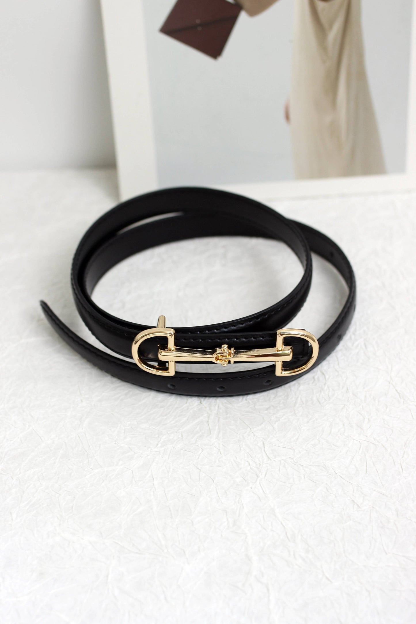 Slim Leather Belt with Equestrian Buckle: Black