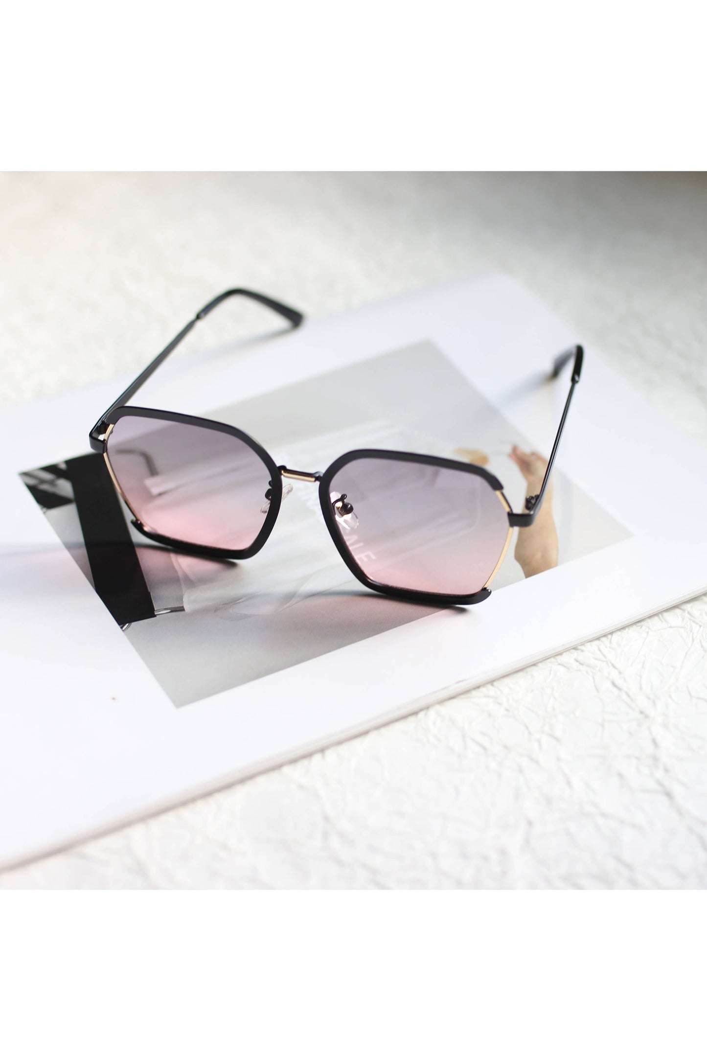 RADIO SUNGLASSES: Cream