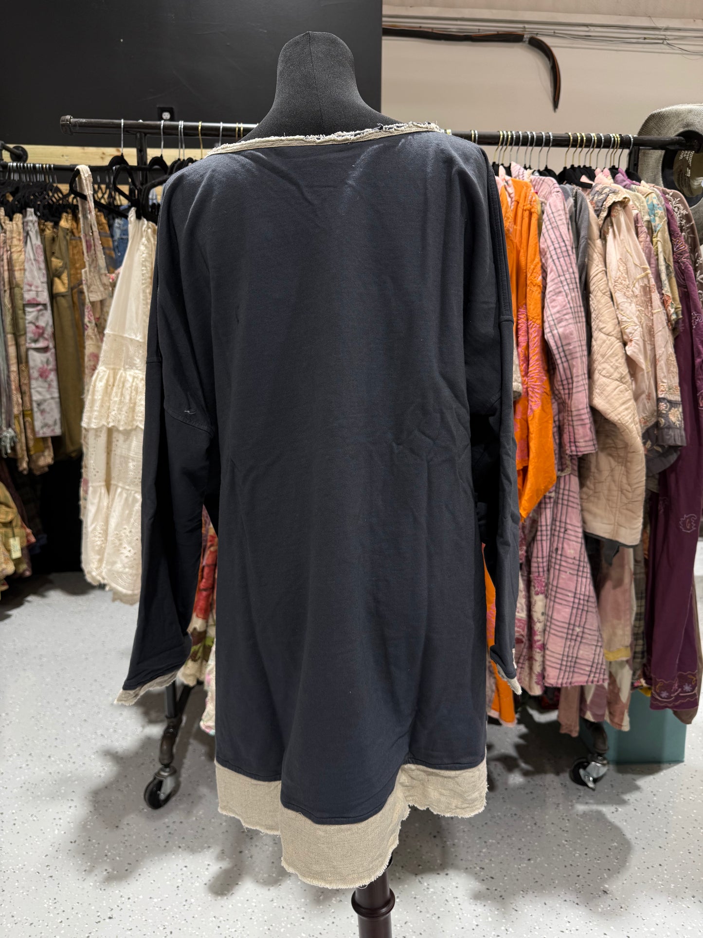 Paper Lace High-Low Tunic with Star Appliqué – Charcoal