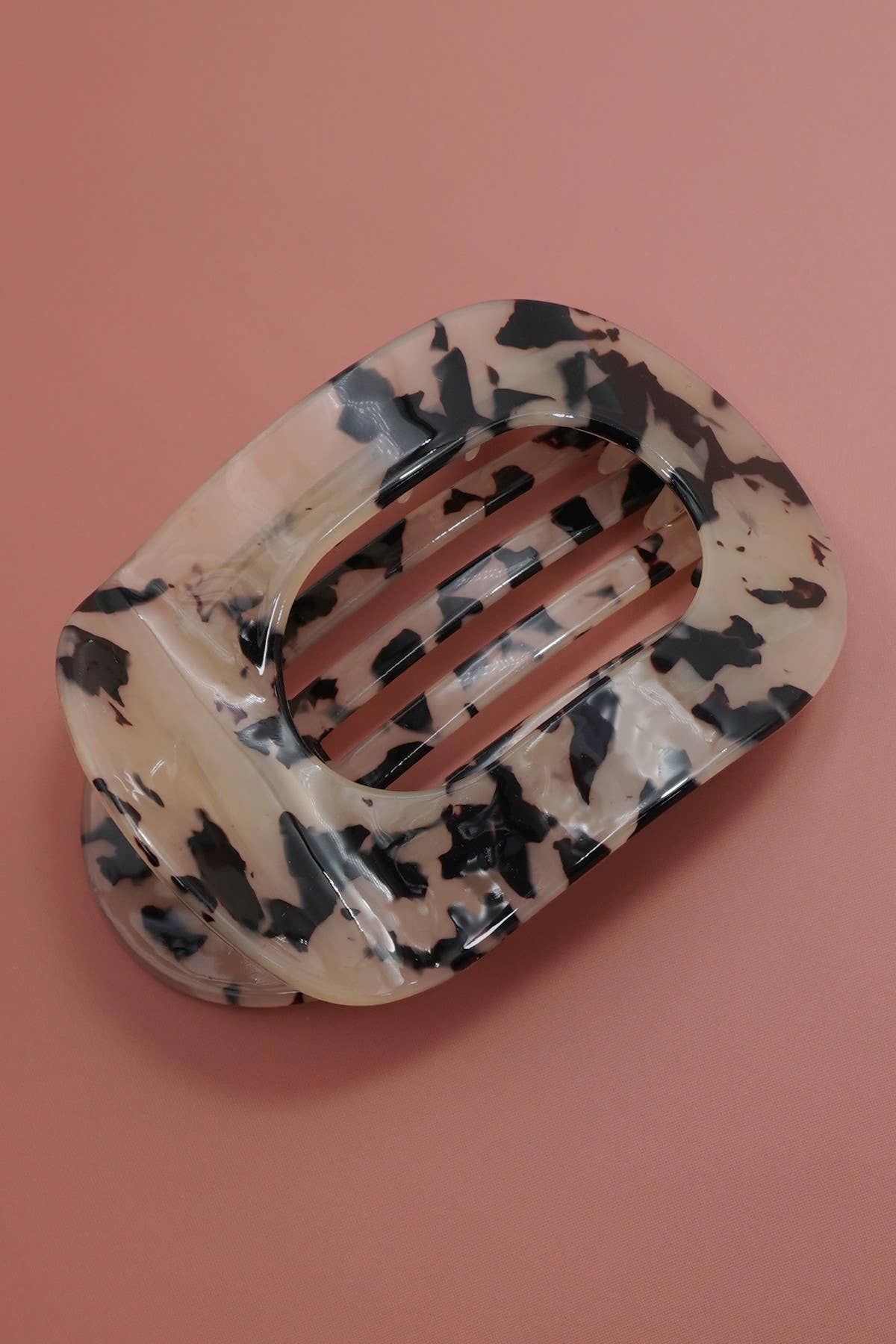 Tortise/Cream Oval Hair Claw Clips