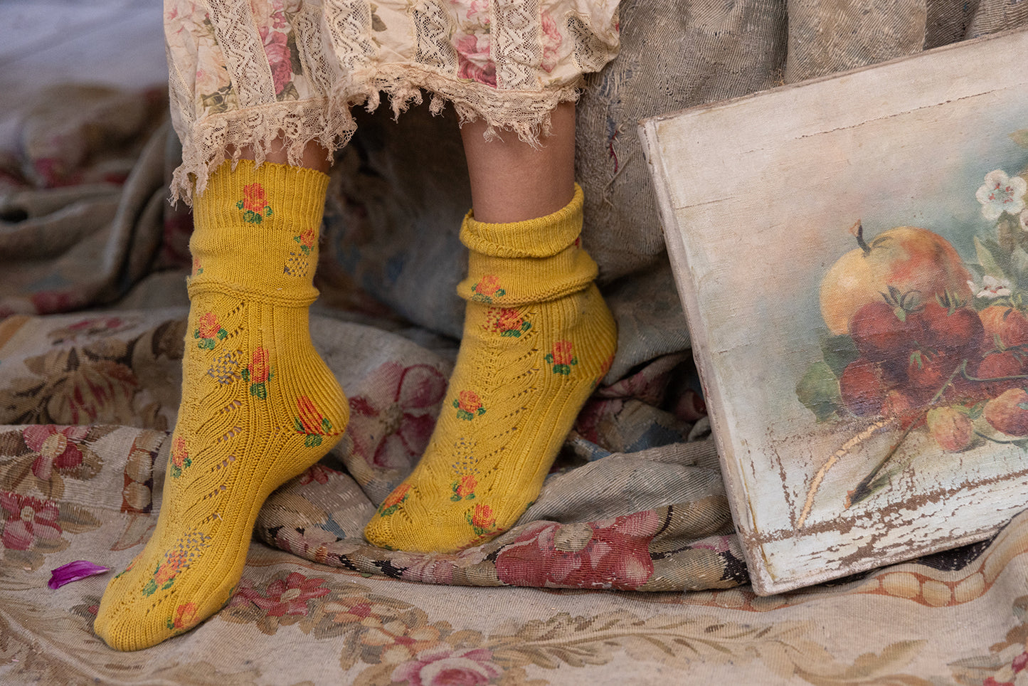 Magnolia Pearl Socks 098 Floral Lil Dipper Socks