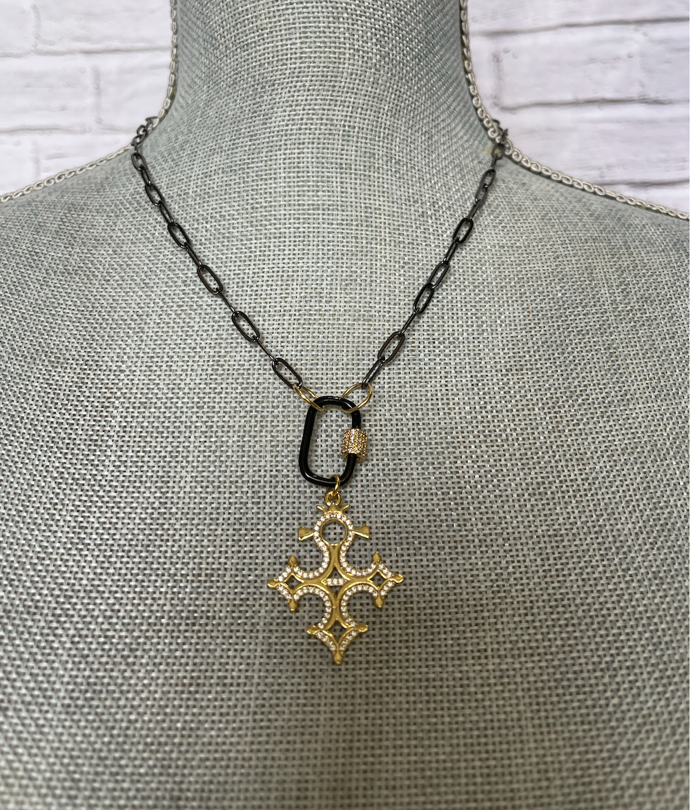 Paperclip chain with screw clasp Cross Drop