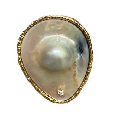 Blister Pearl Ring with tiny Diamond