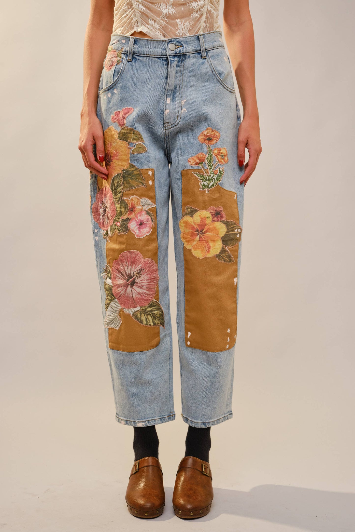 Flower Patch Barrel Leg Jean: LIGHT WASH
