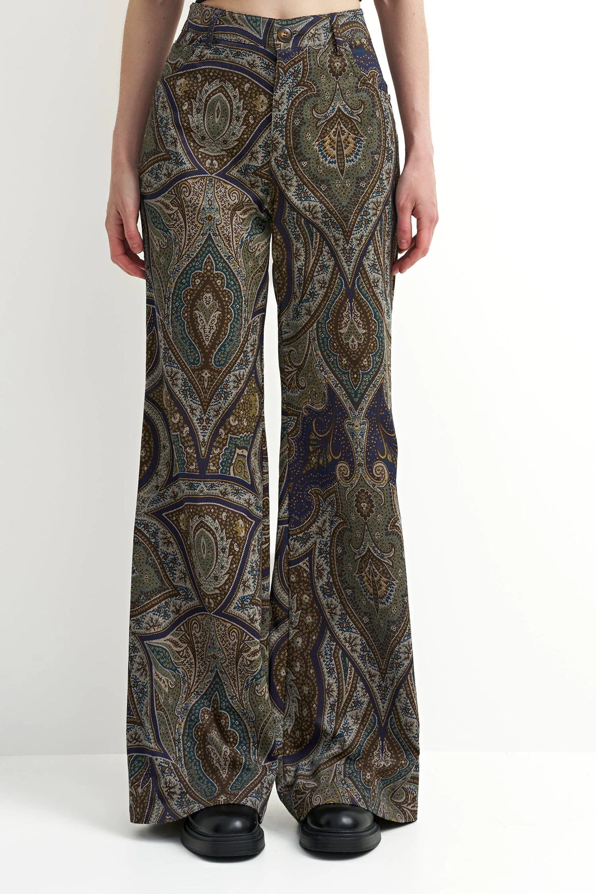 Farah Pant