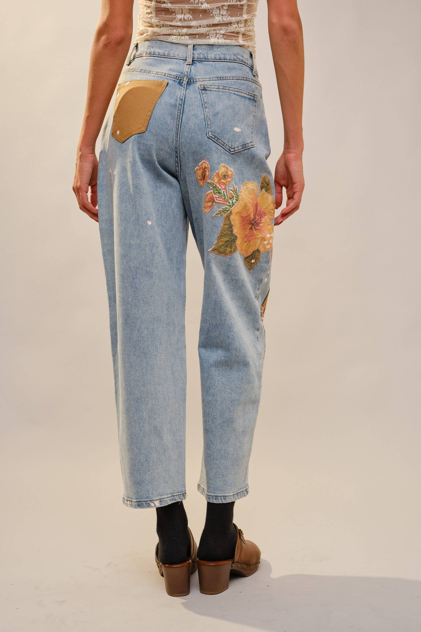 Flower Patch Barrel Leg Jean: LIGHT WASH
