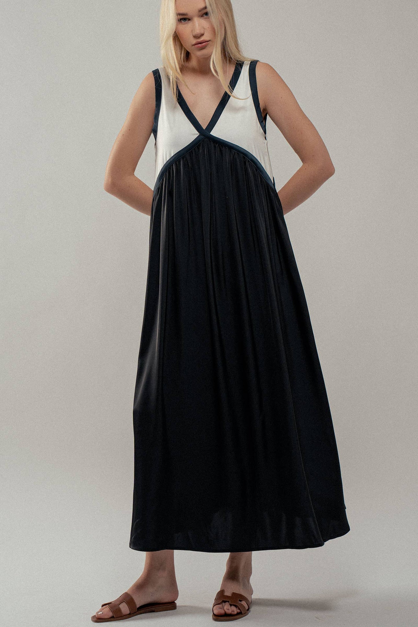 Contrast Piping Empire Waist Dress