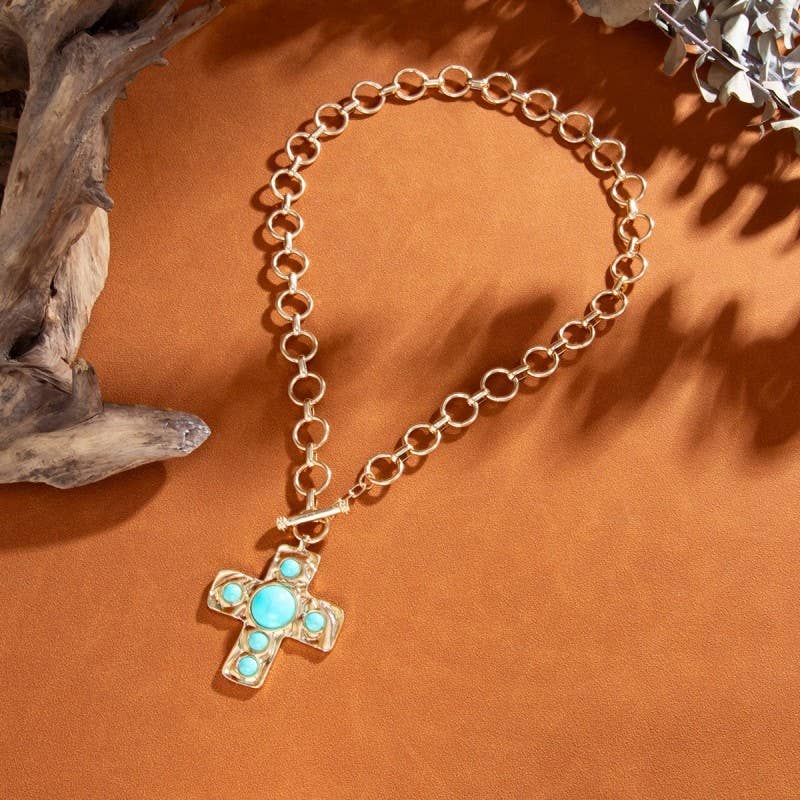 HAMMERED CROSS FRONT TOGGLE NECKLACE GOLD