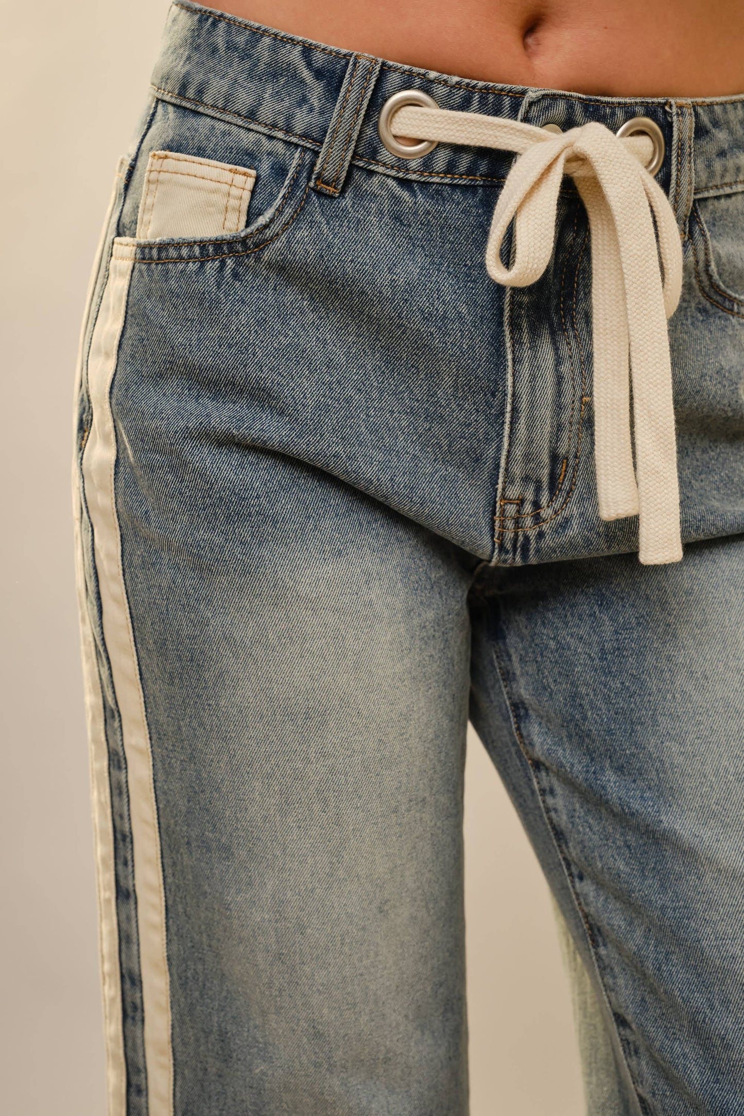 Medium Wash Contrast Panel and Pocket Wide Denim Jeans