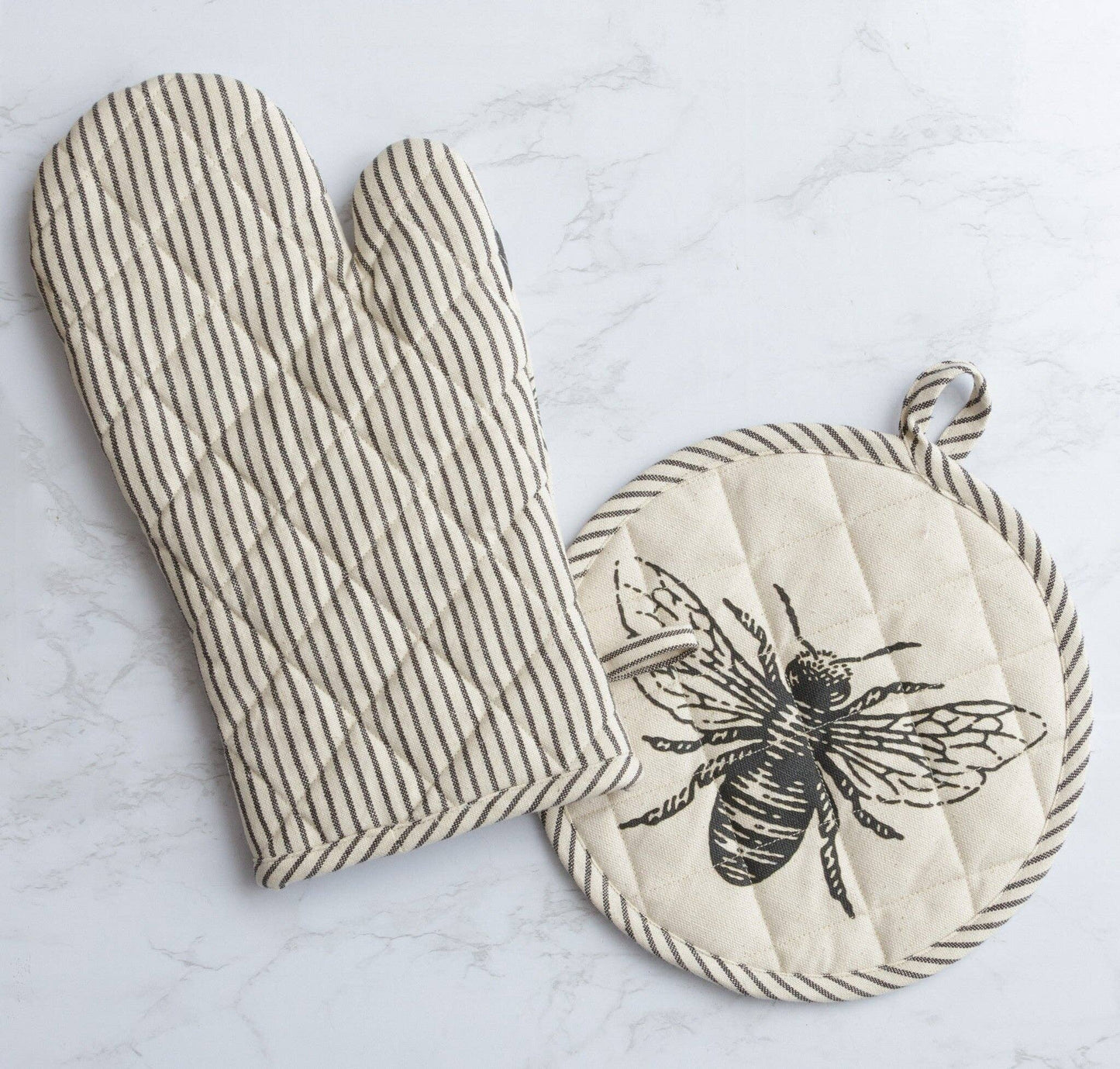 Oven Mitt And Pot Holder - Bee