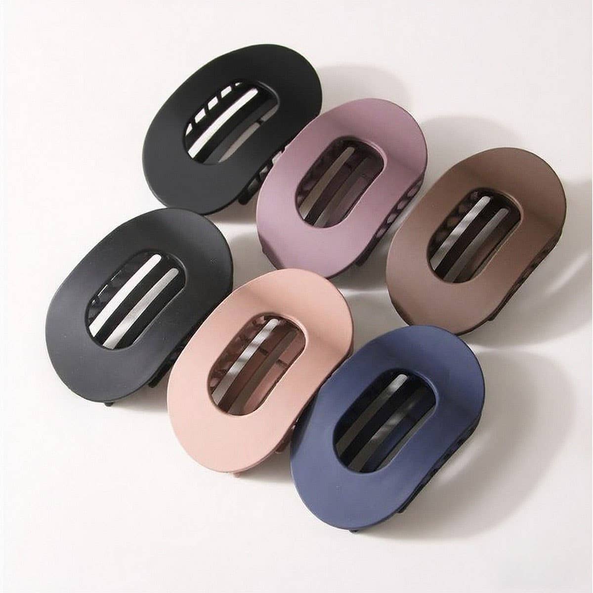 LARGE ROUND FLAT HAIR CLAW CLIP