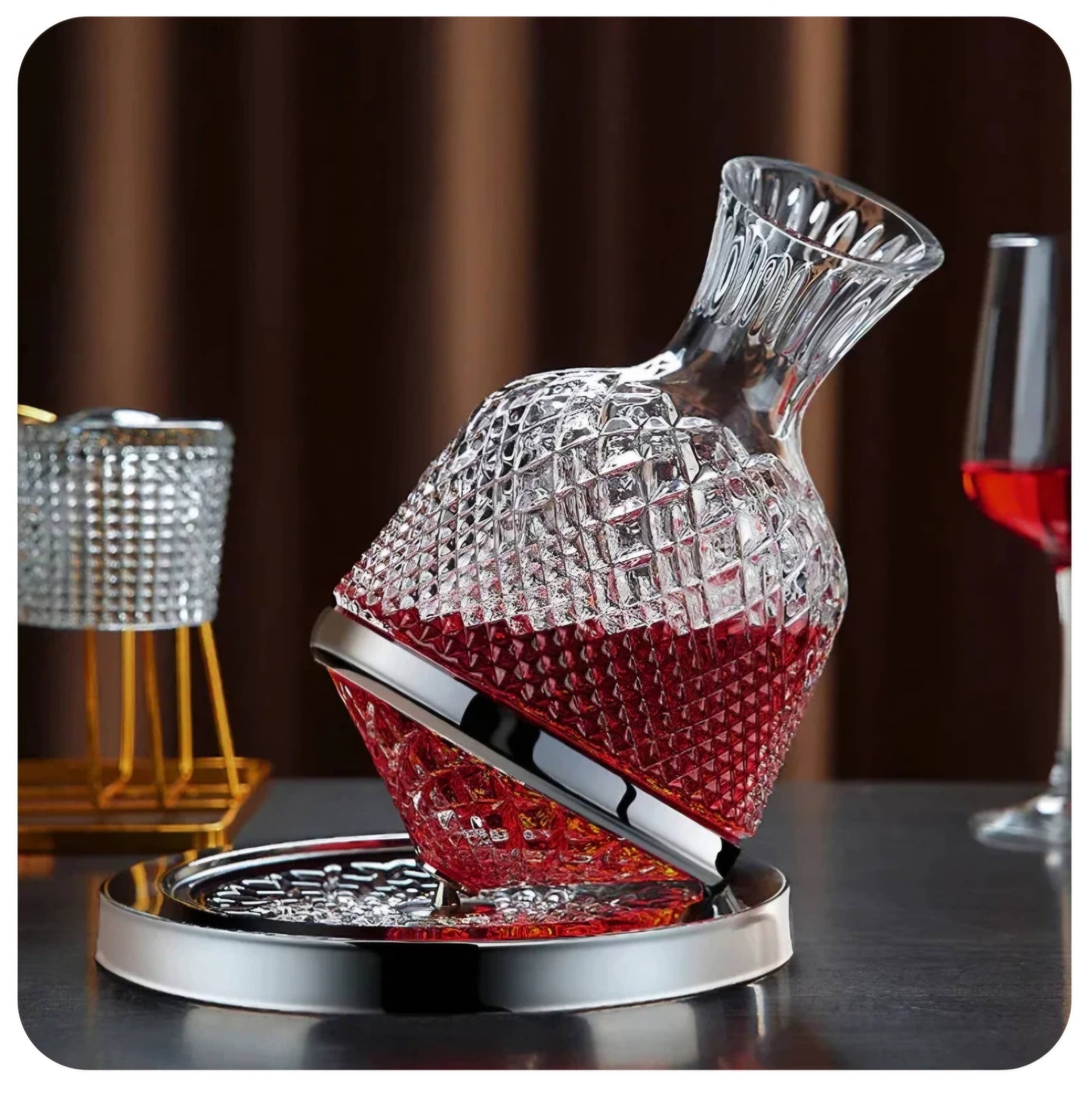 Revolving wine or spirits decanter, 350 degree revolution