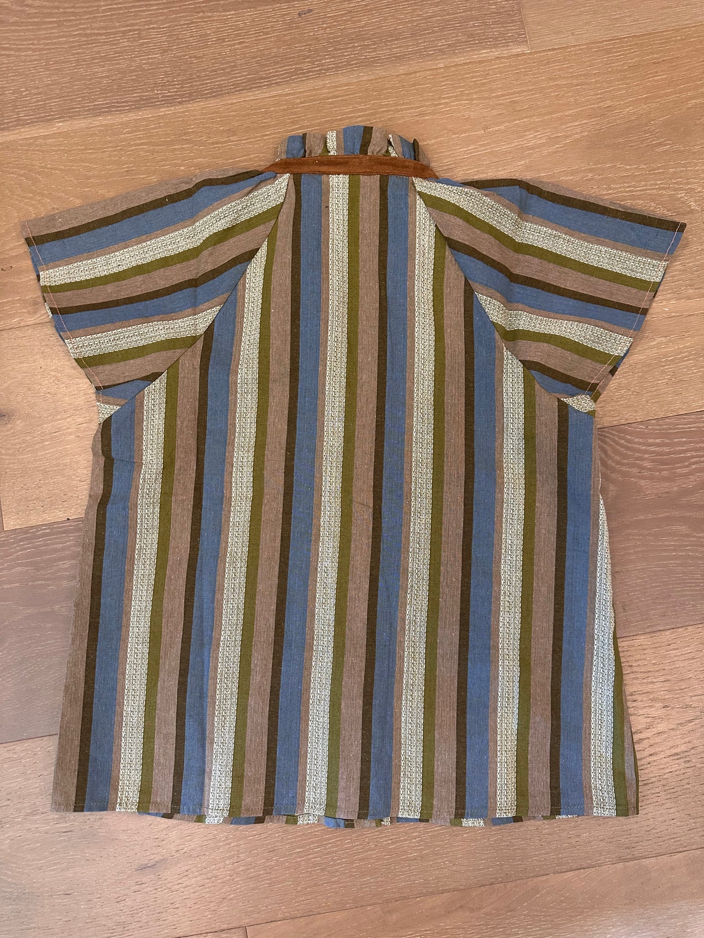 Short Sleeve Striped V-Neck Top