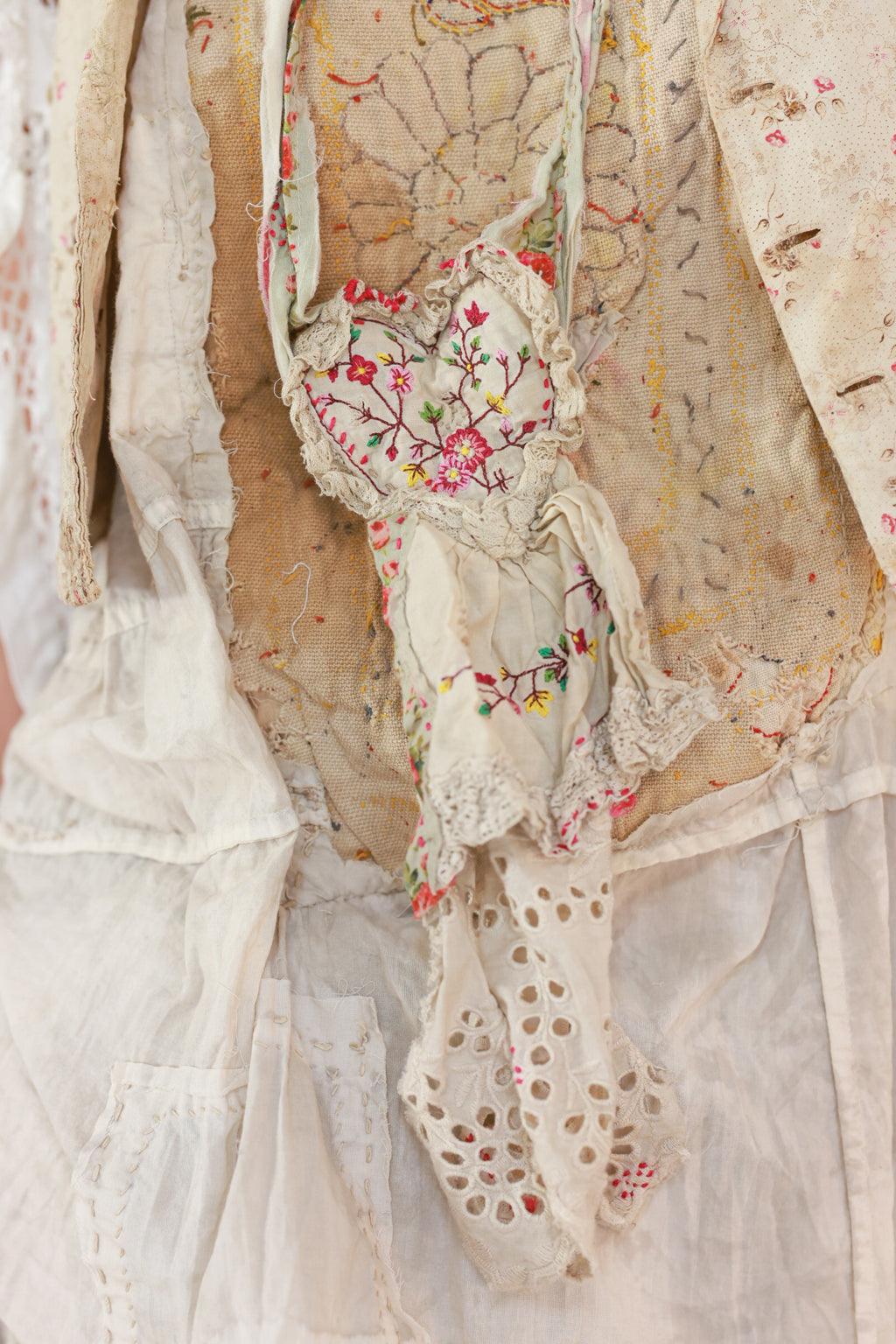 Magnolia Pearl Jabot 121 Le Coeur Jabot