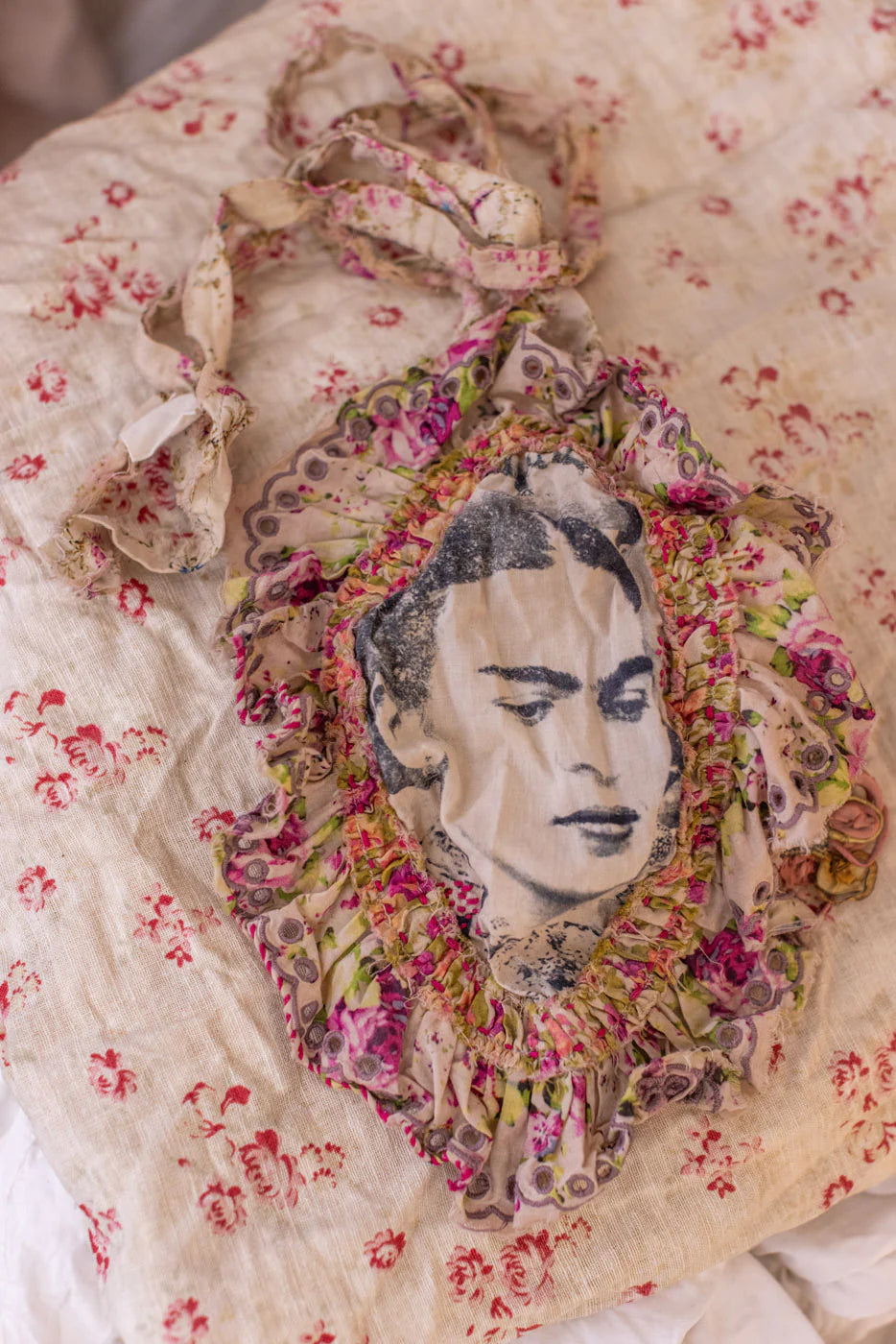 Magnolia Pearl  JABOT 156-NONE-OS  Frida Pensando En Ti Jabot