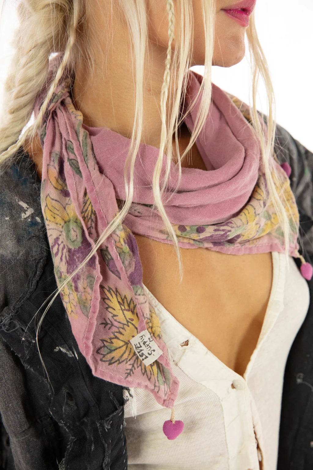 Pearl scarf 2024
