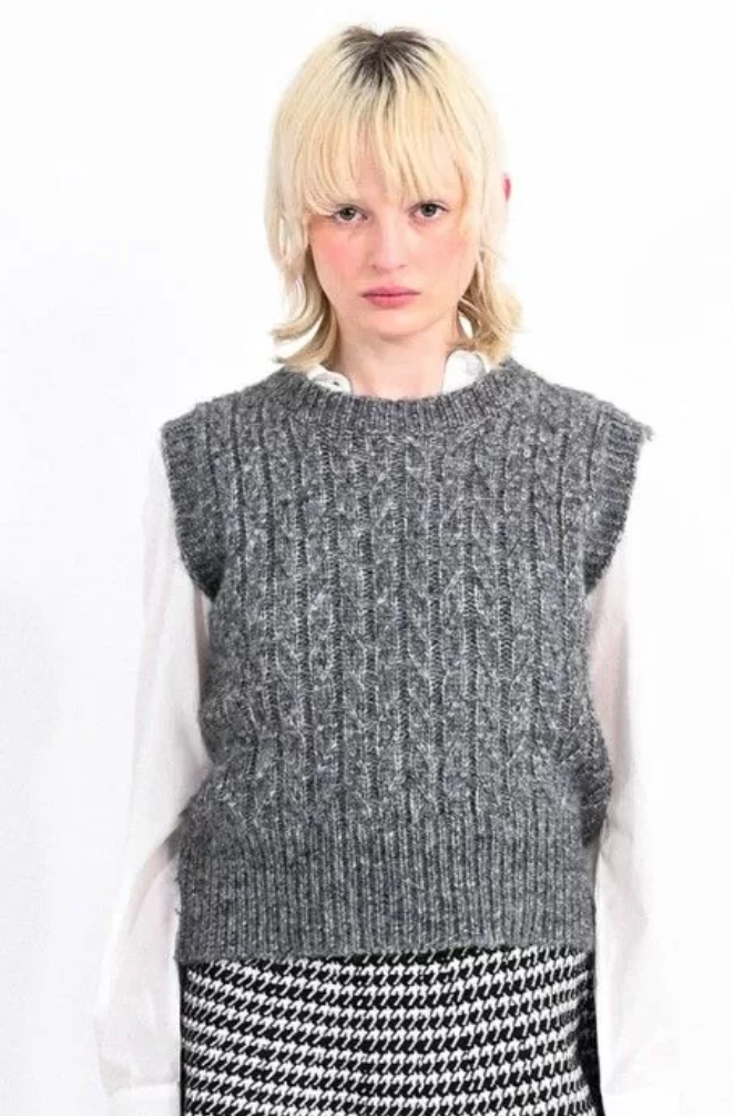 Sleeveless knit vest