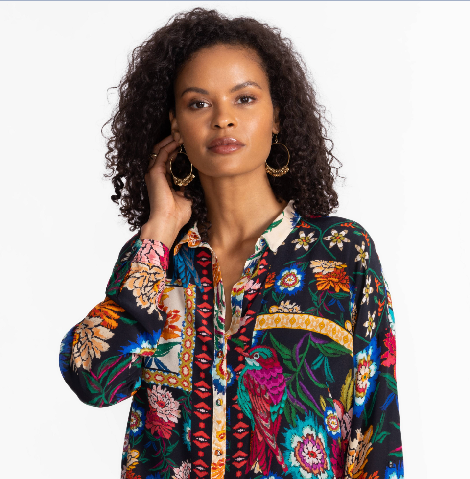 The oversized Audrey Shirt Eirene