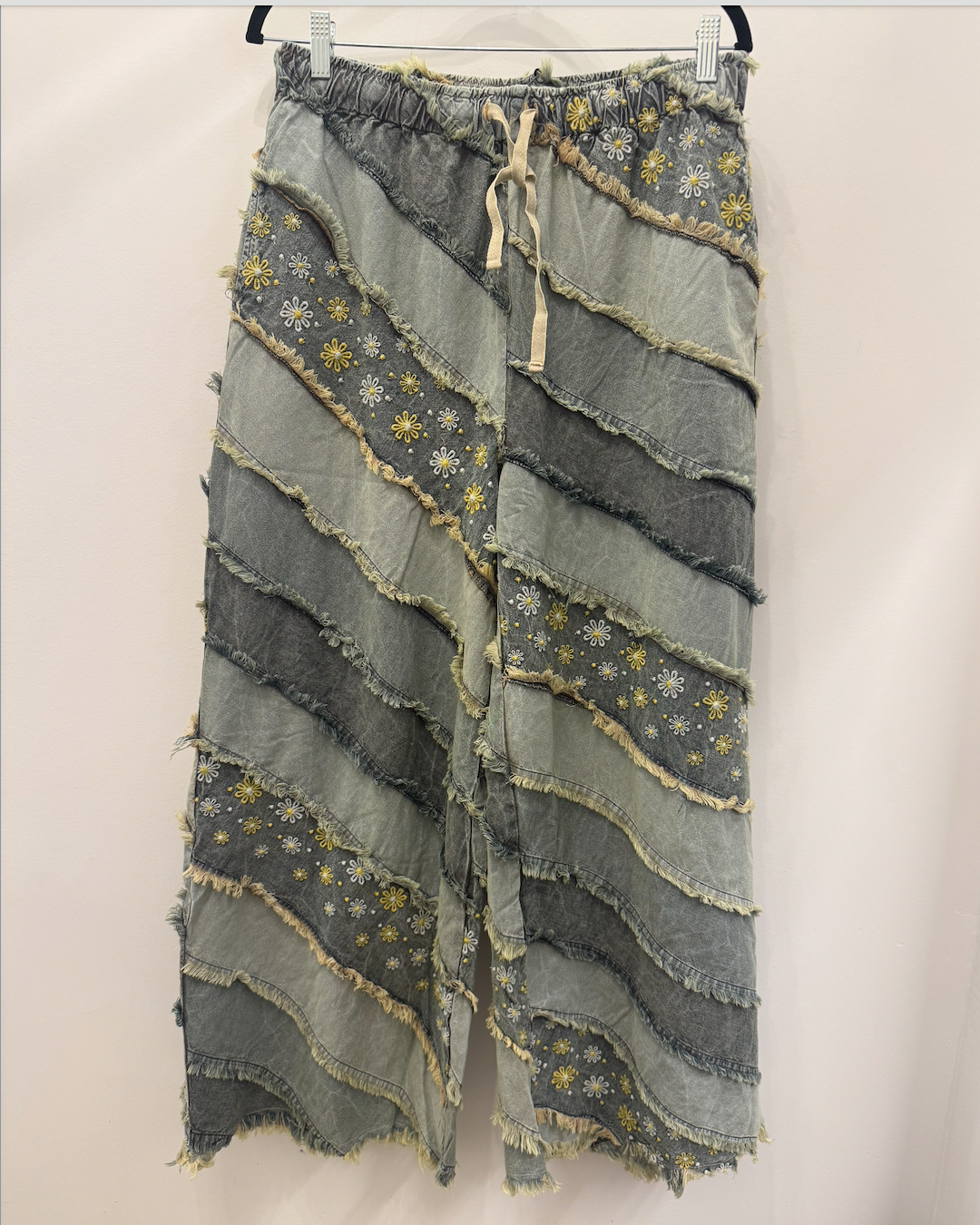 Jaded Gypsy Daisyy Daydream pants