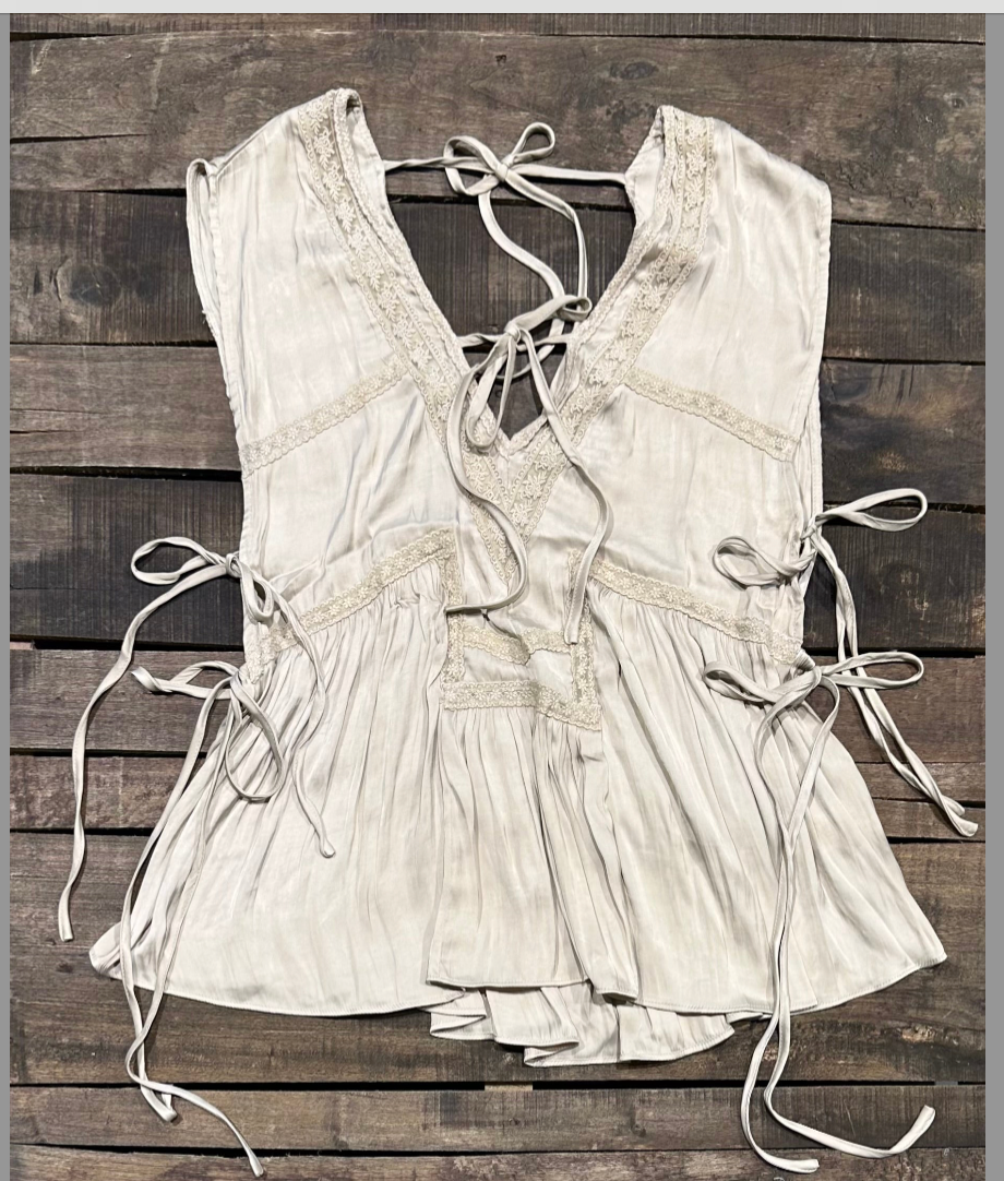 Jaded Gypsy Soft Spoken Top - Oatmeal