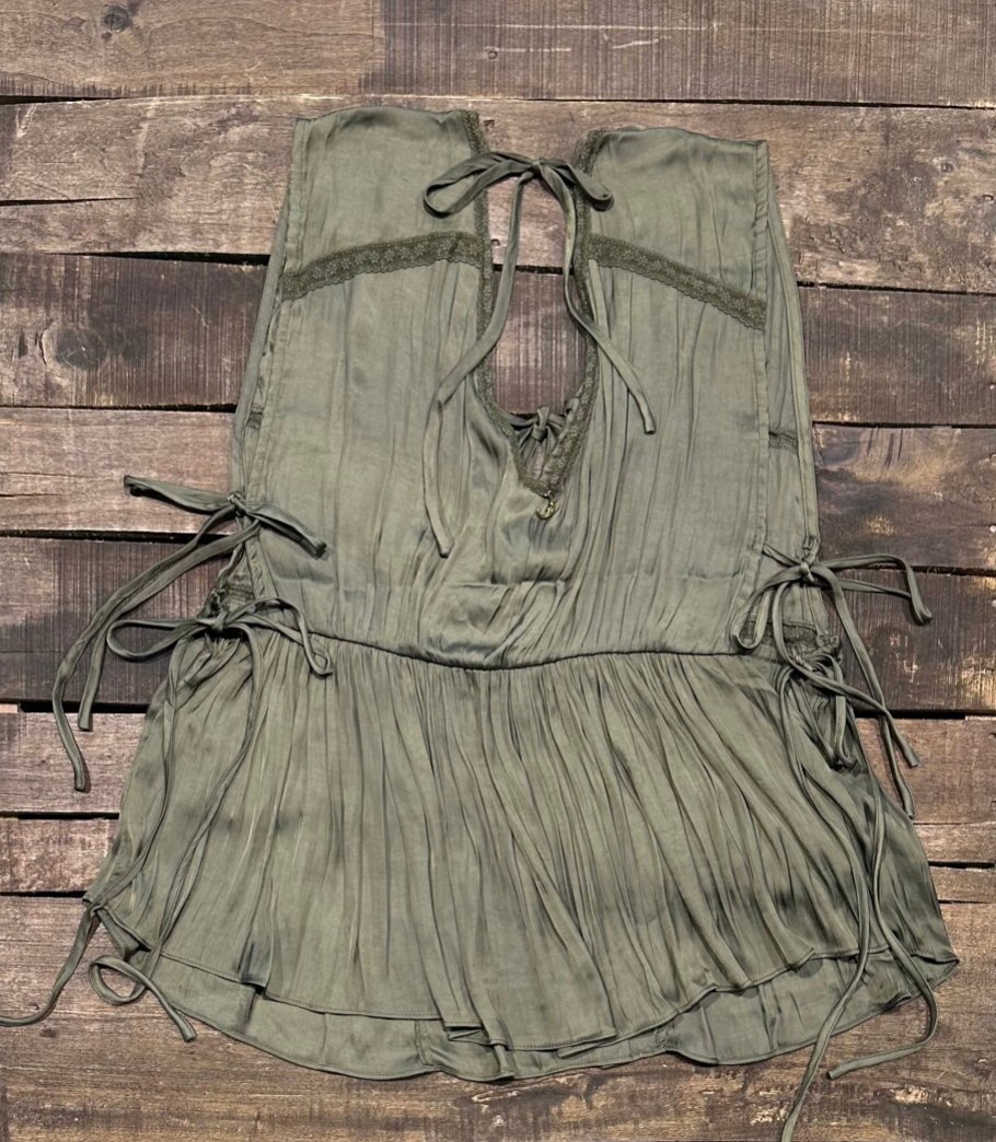 Jaded Gypsy Soft Spoken Top | Olive
