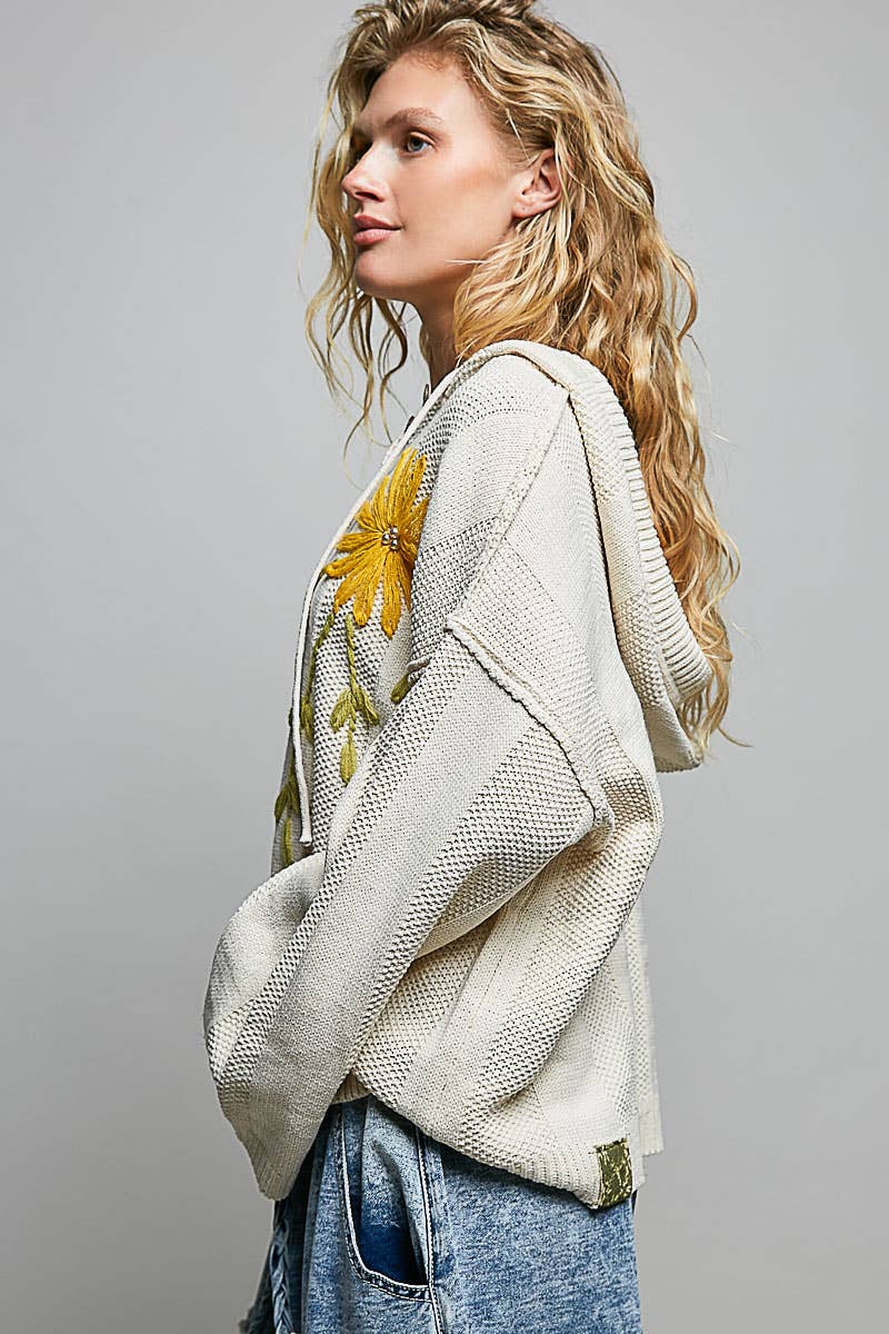 Floral Pearl Embroidered Gauze Patch Hoodie Chenille Sweater: POWDER CREAM / S