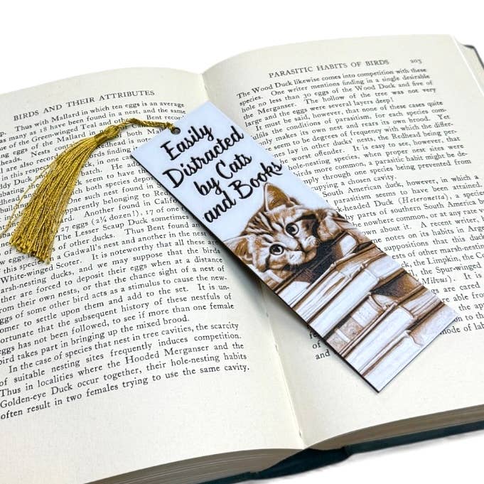Easily Distracted by Books and Cats 3D Bookmark
