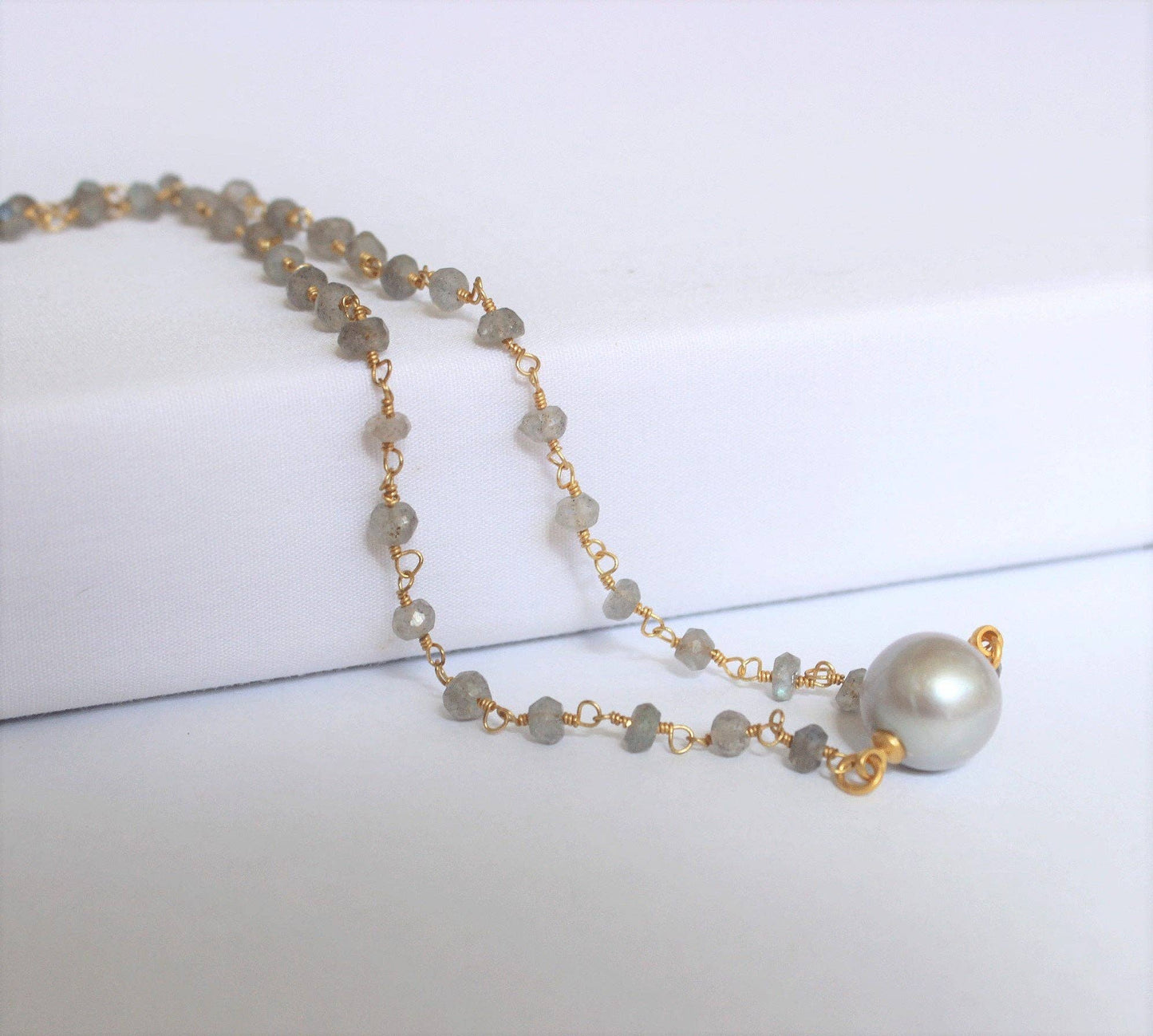 Labradorite & Freshwater Pearl Necklace: 32" / Silver / Float