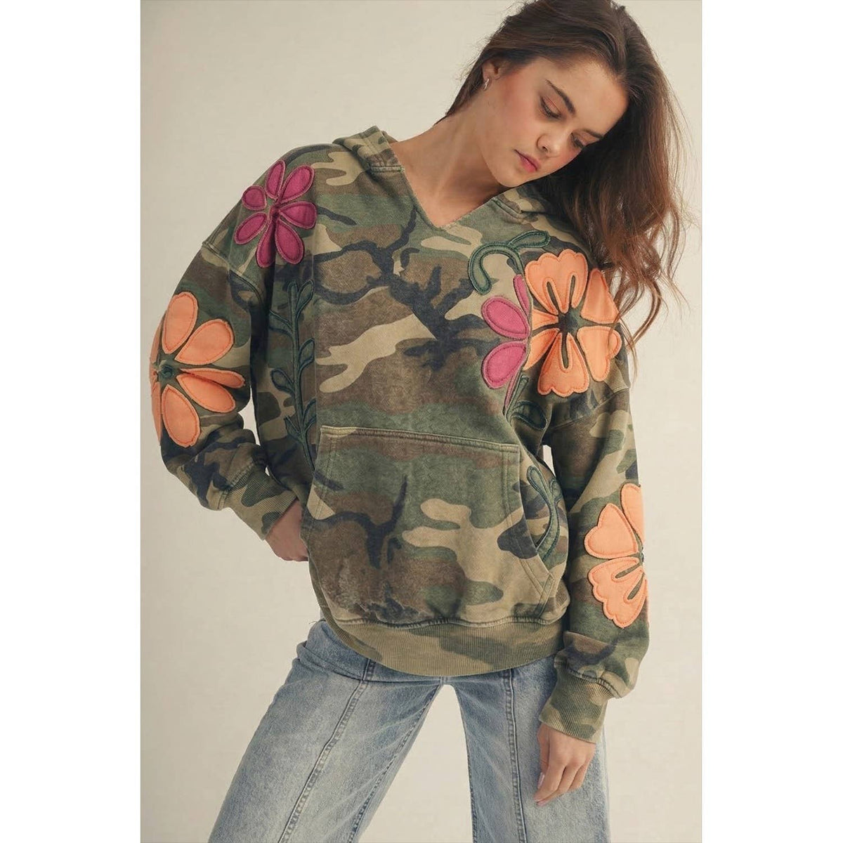 Vintage Camo Artisan Bloom Patch Hearts Oversized Hoodie: VINTAGE CAMO