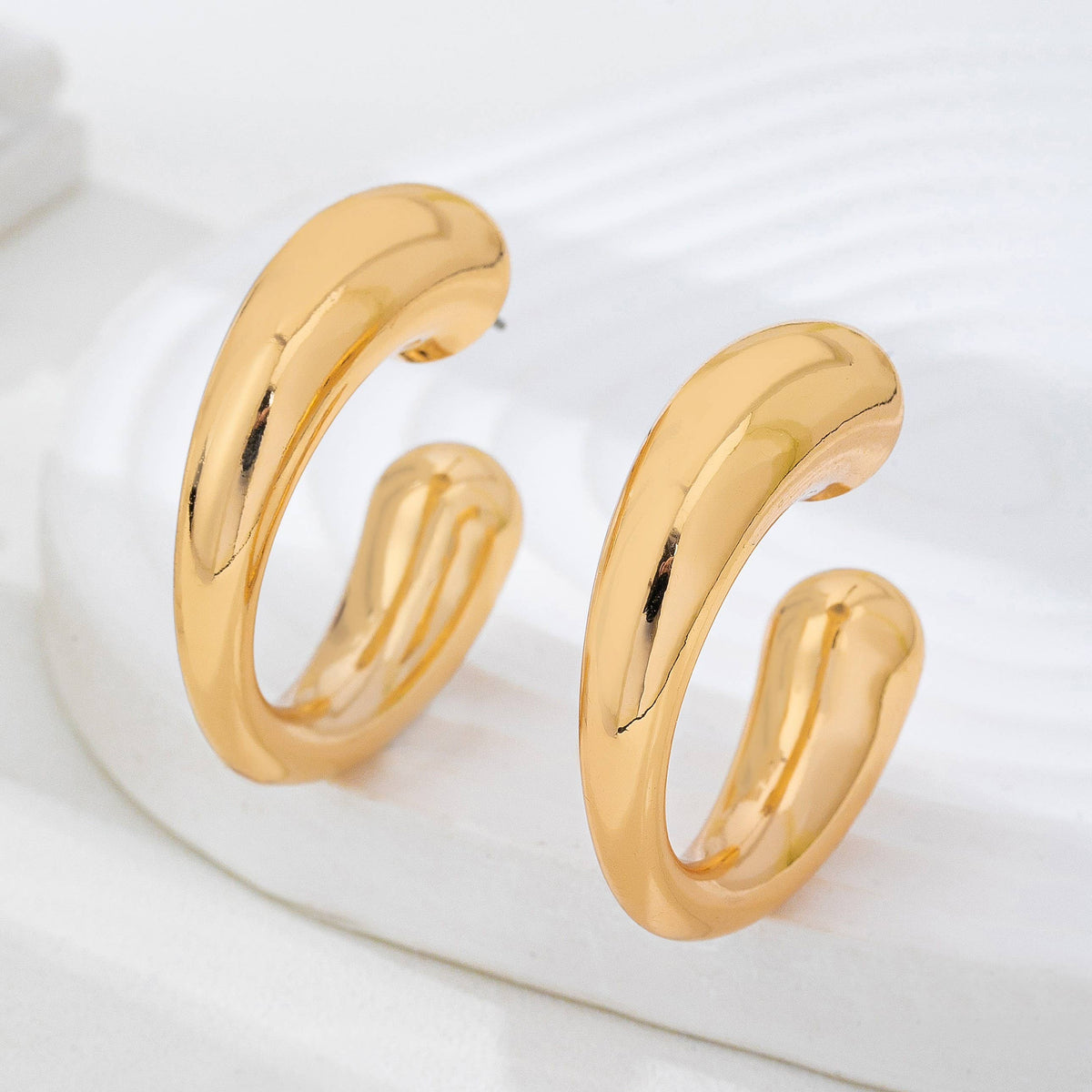 Bold Gold-Tone Chunky Tubular Open Hoop Earrings Gold