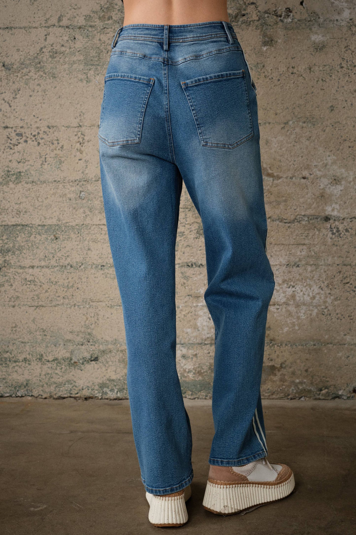 Side Stripe Straight Leg Jeans: MEDIUM WASH