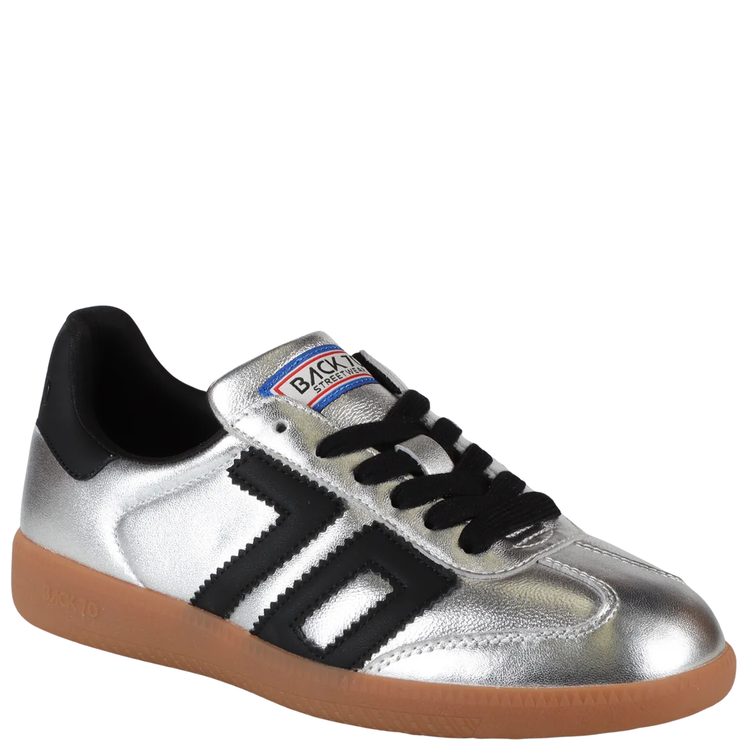 Back 70  Cloud  NM in Silver Black