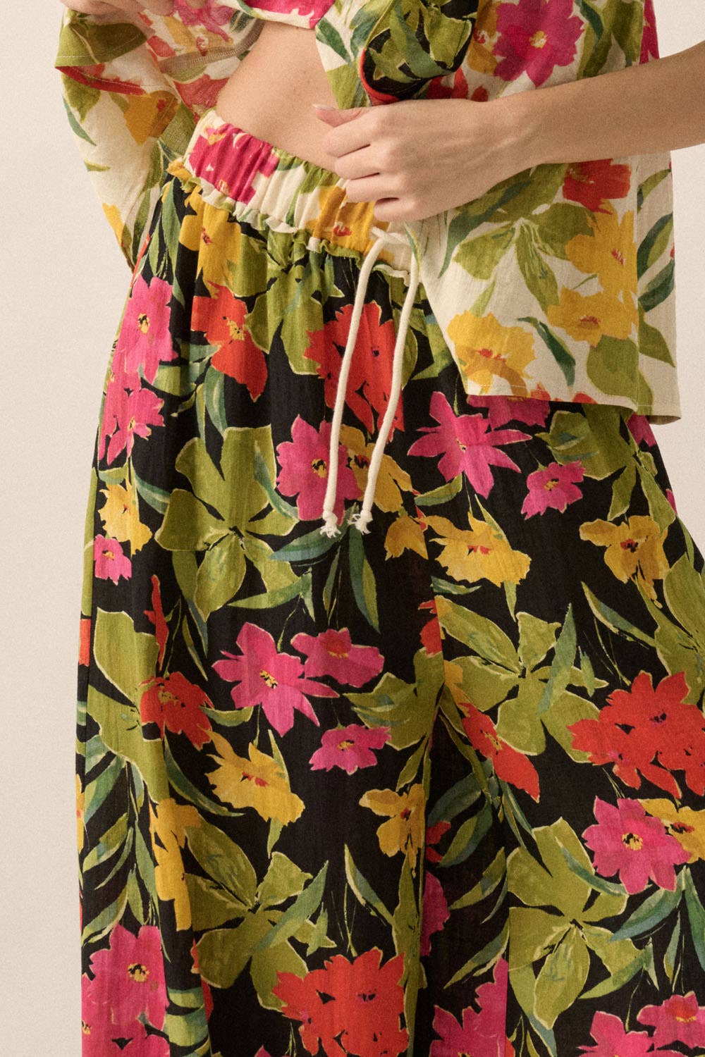 Floral-Print Wide-Leg Drawstring Pants