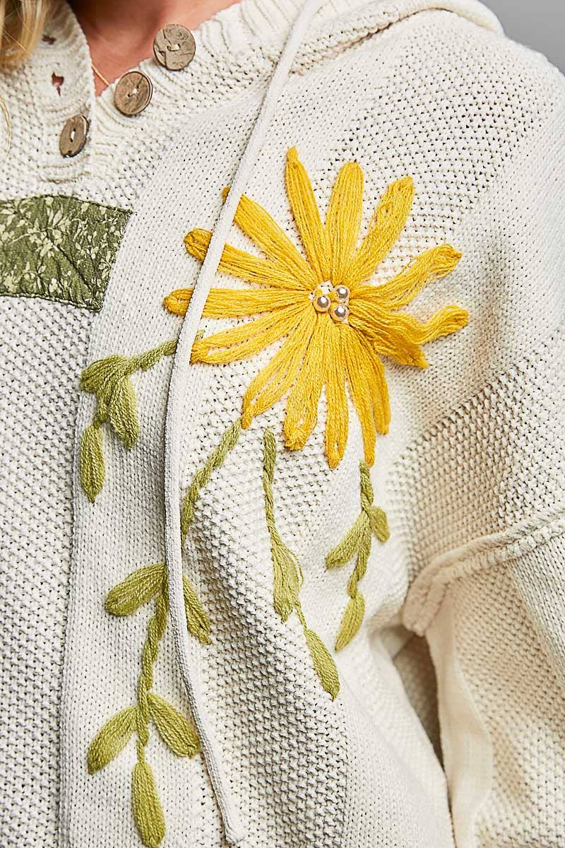 Floral Pearl Embroidered Gauze Patch Hoodie Chenille Sweater: POWDER CREAM / S