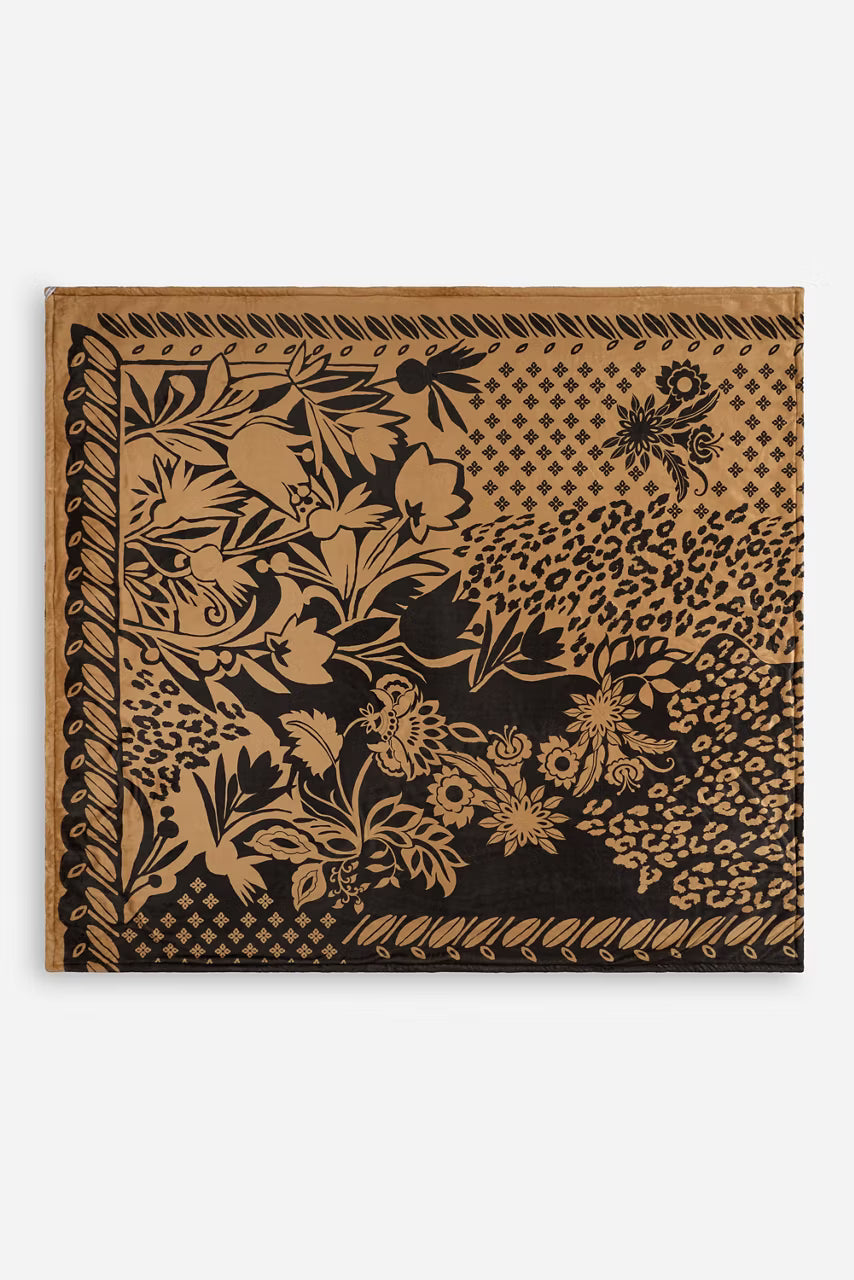 Laurel Canyon Cozy Blanket Lola Scarf