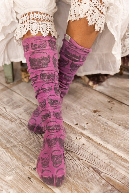 Magnolia Pearl Socks 109 Skull Legends