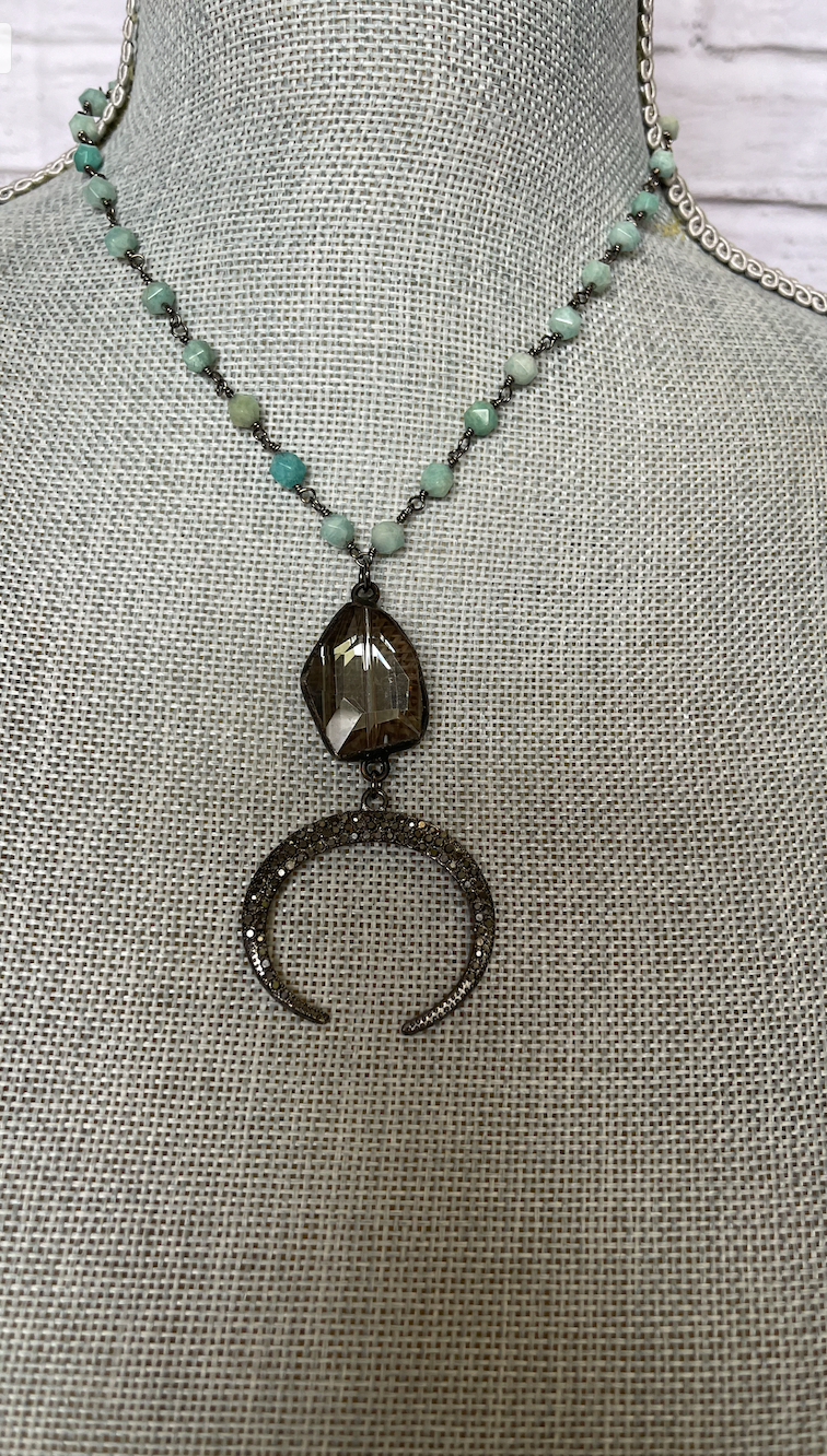 Faceted Ammonite Beaded Necklace With Double Horn Drop