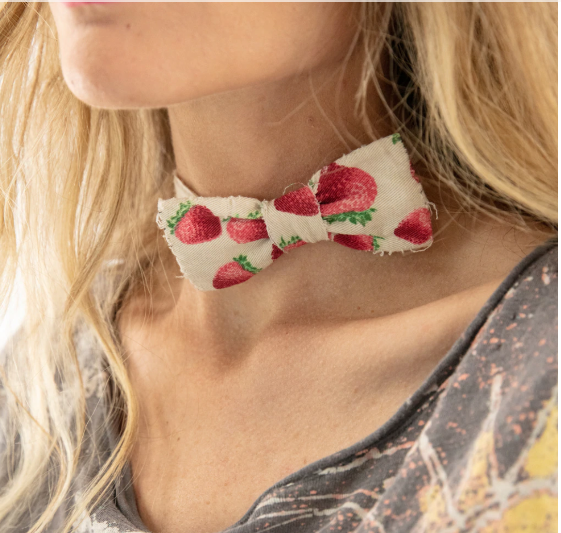 Magnolia Pearl Ender Bowtie Sweet Kiss 044