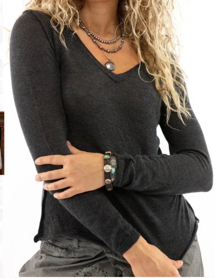 Magnolia Pearl Cashmere V neck Long sleeve